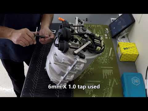 Видео: Замена впускного коллектора Mercedes Benz при неисправности заслонки впускного коллектора (код P2...