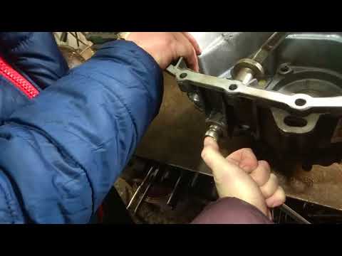 Видео: Замена подшипников на КПП Vivaro 2.0  Ч.2