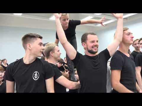 Видео: Танцуют все!  Юнги на корабле, Ансамбль Локтева+Выпускники