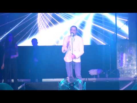 Видео: Дима Билан концерт в г.Тарту, Эстония песня время-река 10.04.2017