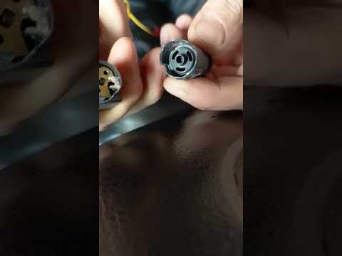 Видео: Не работают стоп сигналы Рено Симбол (Клио) 2002 года