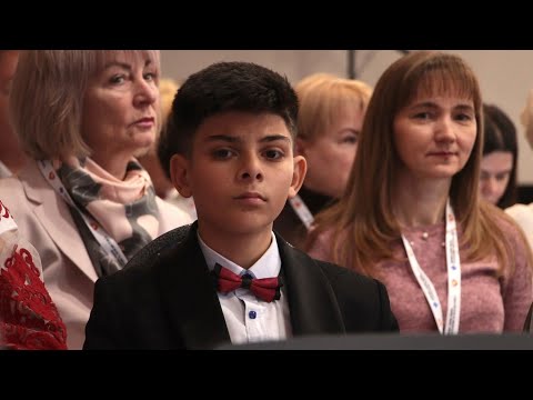 Видео: ПЕСНЯ Амаро Дел! Амаро Дел, най сомнакуно...