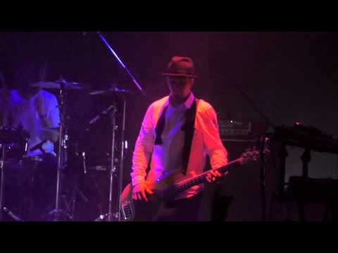 Видео: Animal ДжаZ - Никому (Live @ Yotaspace, Москва, 12.12.2015)