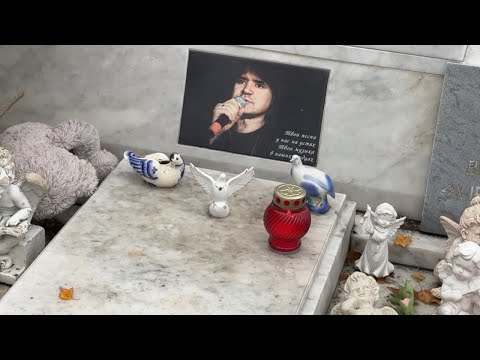 Видео: 6 лет со дня смерти музыканта Евгения Осина🙏лампадка. 17 ноября 2024. Троекуровское кладбище.