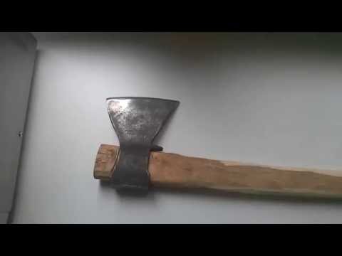 Видео: Таёжный топор охотника-профессионала с 50 летним стажем. Топор с обратным всадом