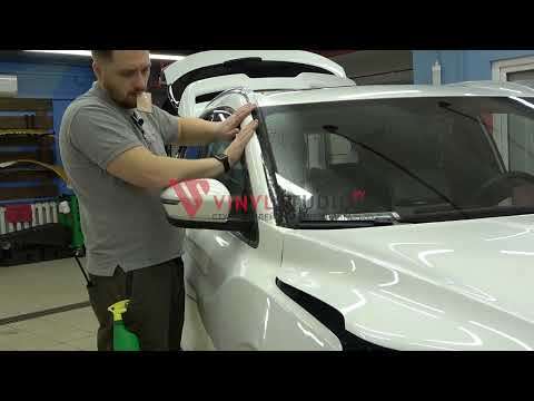 Видео: Инструкция по оклейке стойки лобового стекла Geely Coolray