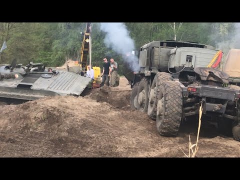 Видео: МАЗ-537 БМП-1 застрял + Т-55/VT-55A Tatra-813 Bergung Rescue