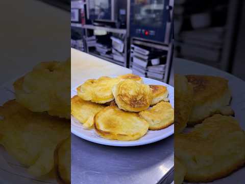 Видео: Как приготовить идеальные оладьи — пышные и вкусные!#shorts #рецепт #вкусно