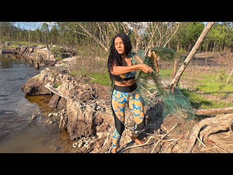 Видео: ЛОВЛЯ САЧЕМ В ИЗОЛИРОВАННОМ МЕСТЕ – НАШЛА ДРАГОЦЕННЫЕ КАМНИ