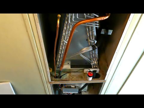 Видео: Отвратительная замена испарителя кондиционера для мобильного дома в Goodman. Пошаговое руководство.