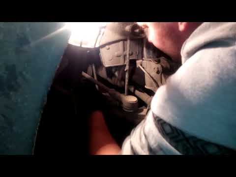 Видео: Замена стоек стабилизатора передней подвески. SsangYong New Actyon.