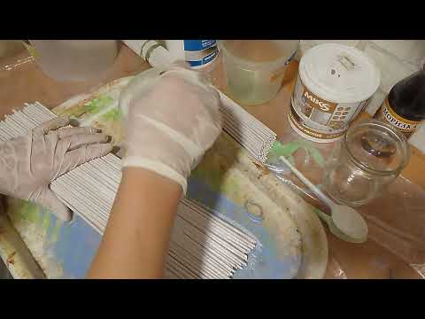 Видео: Фарбую паперові трубочки в білий колір.