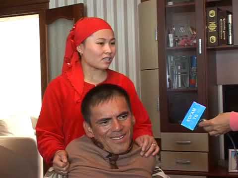 Видео: Мүмкіндігі шектеусіз махаббат! Арбадағы ақынға үйленген Әйгерім