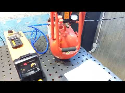 Видео: Плазморез Сварог и компрессор 25л.