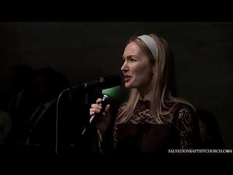 Видео: Стих «Его страданий не понять умом» — Лариса Гиденко