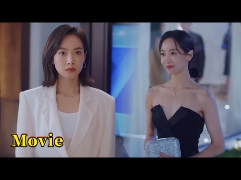 Видео: Золушка получилауведомление навечеринке и переоделась вкостюм прямо вмашине,чтобы поспешить напомощь