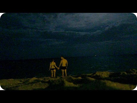 Видео: VLOG: НОЧЬ,  А МЫ  КУПАЕМСЯ НА МОРЕ! 16.08.16