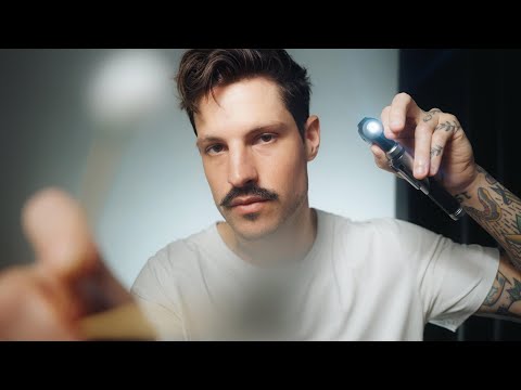 Видео: В ухо осмотр, но вы можете закрыть глаза ASMR, потому что