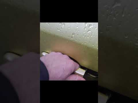 Видео: Nissan Note E11 ремонт ручки двери