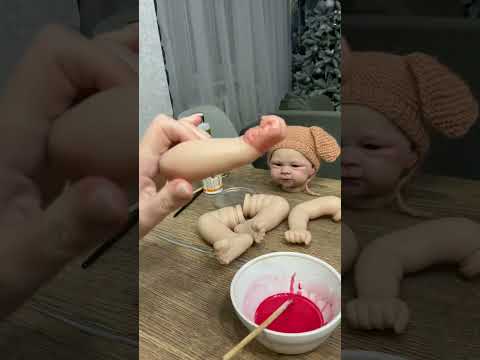 Видео: 3 урок по созданию куклы реборн. Роспись рук и ног красным цветом