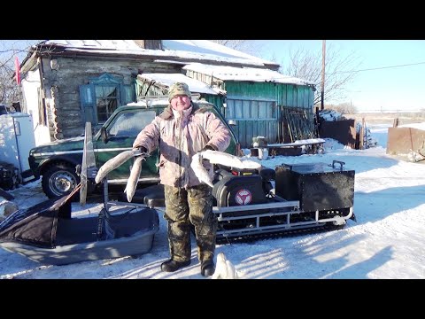 Видео: Рыбалка в дикой Сибири. Выгнал мотобуксировщик.Помогли пенсионеру.