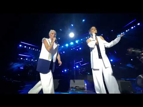 Видео: #2Маши - Теперь нас двое (Москва, Crocus City Hall 13.05.22)