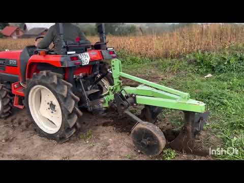 Видео: Kubota GT 21 Робота з плугом 2/25 перший раз😂