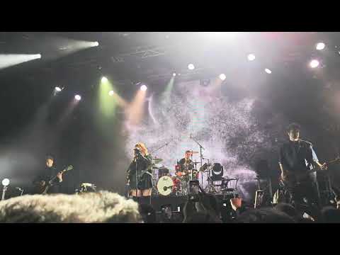 Видео: Юлия Савичева - Корабли (live in Prime Hall, Minsk 31.10.2025)