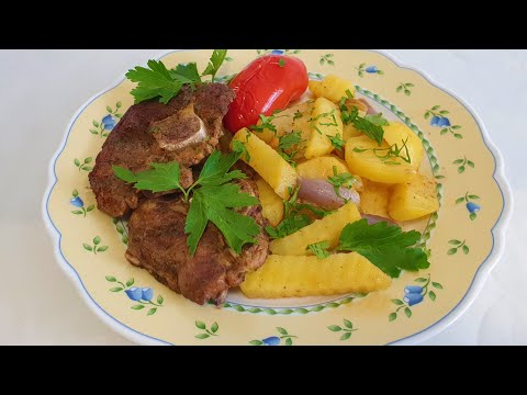 Видео: Мясо на овощах в рукаве!Быстро и вкусно!