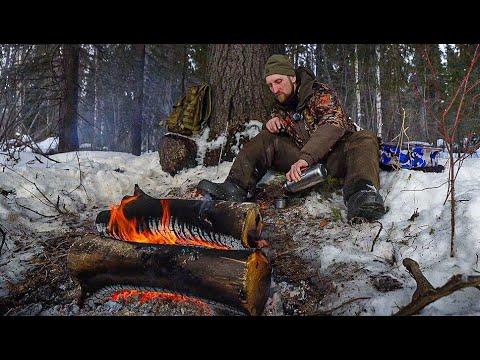 Видео: ИЗБА СВЯЗИСТОВ. ПОДВЁЛ РЮКЗАК. ПРИВАДА НА МЕДВЕДЯ. ЖИЗНЬ В ТАЙГЕ.