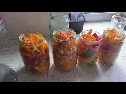 Видео: Салат з томатів,перцю та моркви! 🧄🥕🍅 Готуємось до зими!