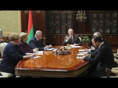 Видео: "Слушайте, полкурса — черви!". Лукашенко о школьных учебниках. Большое совещание у Президента