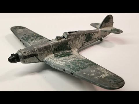 Видео: Динки Реставрация на заказ Hawker Hurricane MkII № 718. Литая модель. Пропеллер электродвигателя.