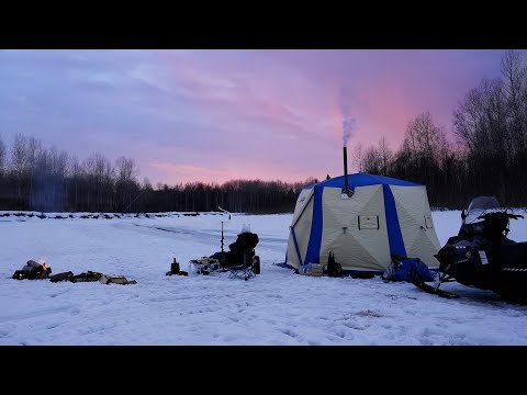 Видео: Рыбалка с Ночёвкой в Зимней Палатке с Женой. Таёжный Быт, Костёр и Хариус. Весна в Сибири!