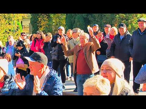 Видео: Мороз у Трускавці, танці і співи на бюветі, концерт Ростислава Кушини і Юри Дякунчака 21 жовтня 2025