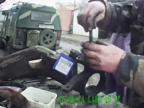 Видео: Замена шкворней автомобиля ЛуАЗ Снятие