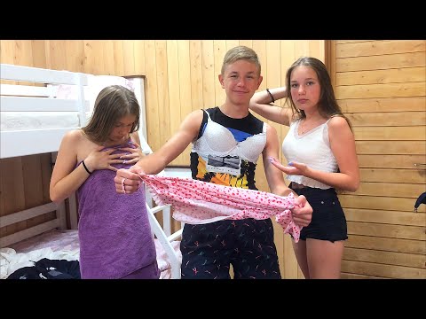 Видео: РУМ ТУР В ЛАГЕРЕ У ДЕВОЧЕК В ДОМЕ!)