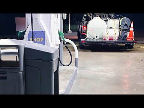 Видео: АЗС с мойкой высокого давления и сборкой дизельного прицепа Kubota за 40 000 долларов! @littlespr...