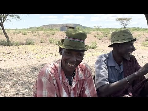 Видео: Добыча черных звездчатых сапфиров. Кения. Часть 1.