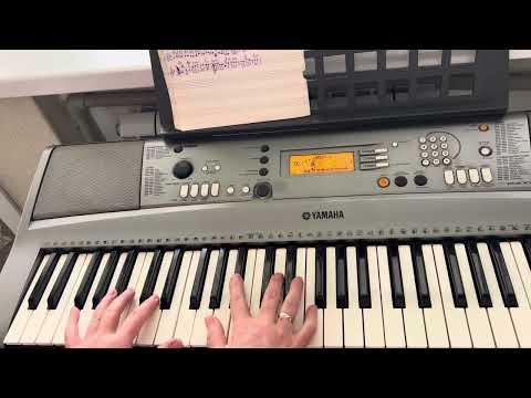 Видео: Заметает листья снег . Шатунов Юра. АККОРДЫ . Как играть на синтезаторе.