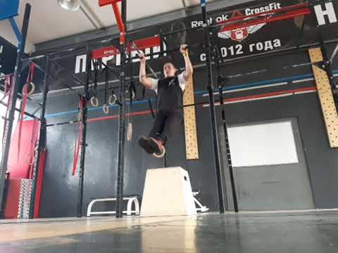 Видео: Muscle up. Как сделать выход на турнике. Диагональ.