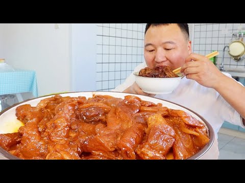 Видео: Редкое и вкусное тушеное и пряное говяжье сухожилие, катаясь с салатом, чтобы поесть | Мукбанг