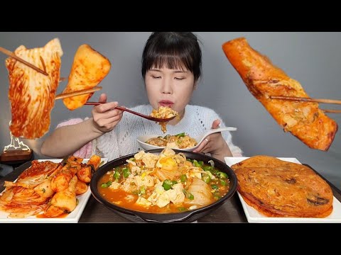 Видео: Кимчи бобовый суп из бобов 🥣 кимчи чжон, кислый кимчи, чонгак кимчи мукбанг