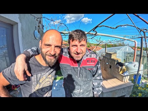 Видео: ЖИВОТ на СЕЛО: Реставриране на стара външна ЧЕШМА ☼ Имение ХАЛО ☼