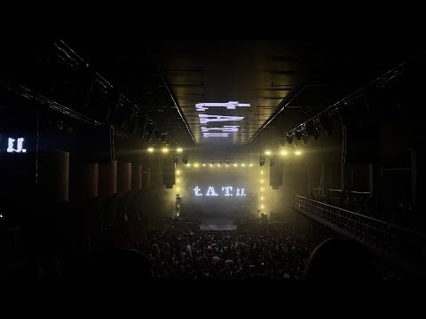 Видео: T.A.T.u - НАС НЕ ДОГОНЯТ ( концерт 24.10.25) клуб TAU свежая запись,материал не мой ❗