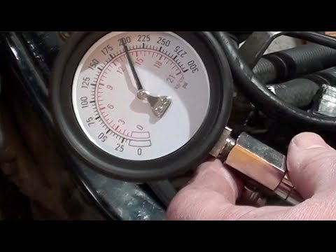 Видео: Honda CB 500 Измеряем компрессию и не только.