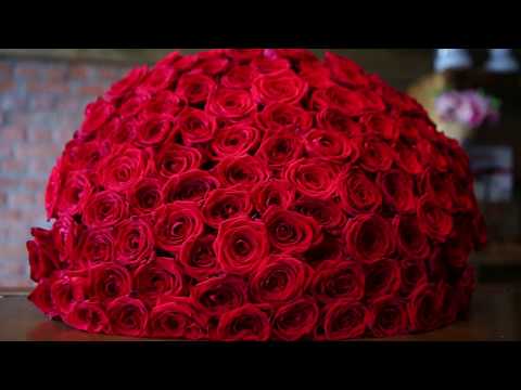 Видео: Как собрать букет из 101 розы. 2 серия.