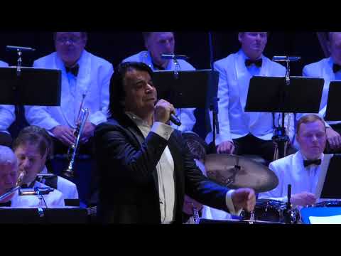 Видео: Вячеслав Ольховский. Концерт с оркестром под управлением А. Зубарева. Ярославль .Часть2. 28-10-18г.