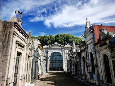 Видео: Cementerio de la Recoleta - Кладбище Реколета, Буэнос Айрес