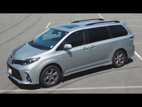 Видео: Обзор минивэна 2019 Toyota Sienna SE AWD